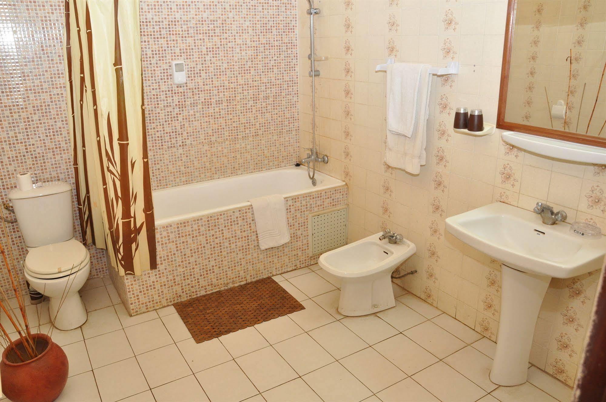 Hotel Baraka Dakar Buitenkant foto